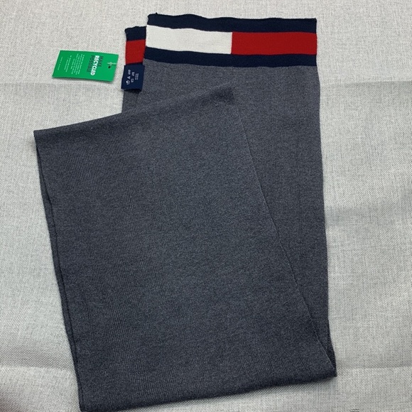 Tommy Hilfiger Men's Gray Colorblocked Hem Knitted Winter Scarf O/S - Picture 1 of 8